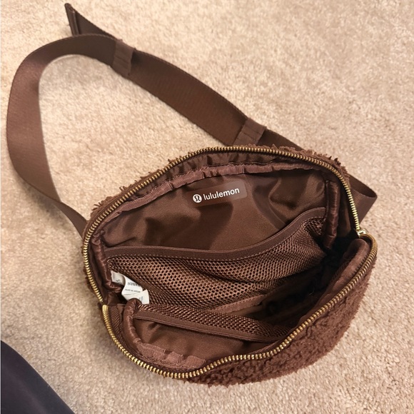 Lululemon Brown Sherpa Belt Bag - Picture 3 of 3